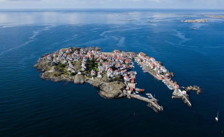 Åstol - Private Boat Shuttle Services